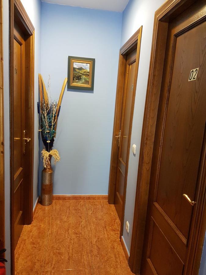 Hostal Los Nogales Cangas De Narcea Eksteriør bilde